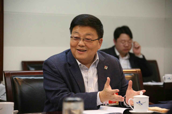 肖伟接受《人民日报》采访：进一步改进药品集中采购管理机制