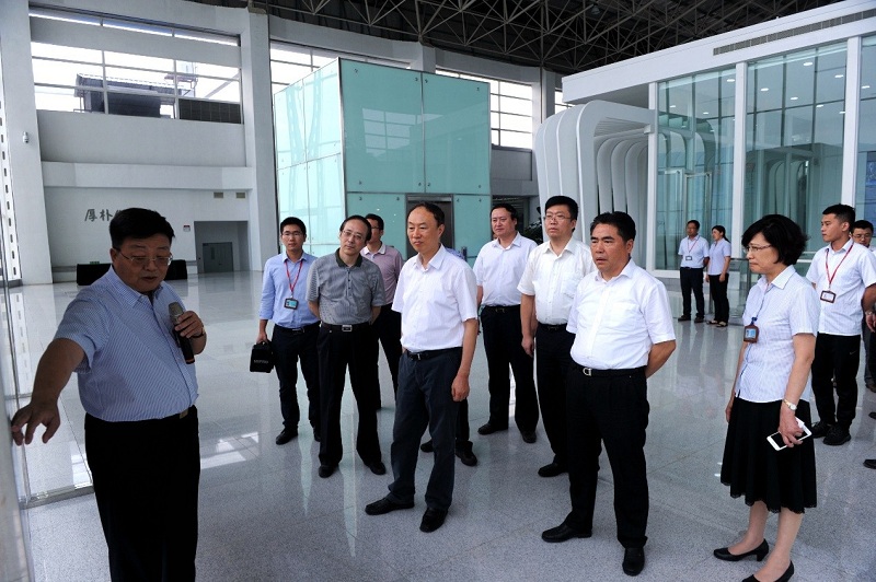 马秋林调研我司时强调：聚焦中药的传承与创新     